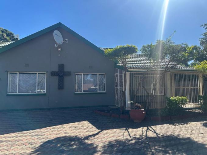 3 Bedroom House to Rent in Geelhoutpark - Property to rent - MR680023
