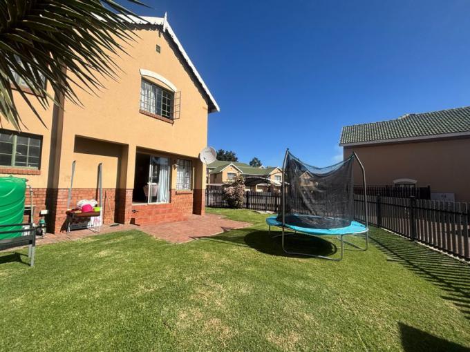 3 Bedroom Simplex for Sale For Sale in Reyno Ridge - MR680027