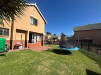 3 Bedroom 2 Bathroom Simplex for Sale for sale in Reyno Ridge