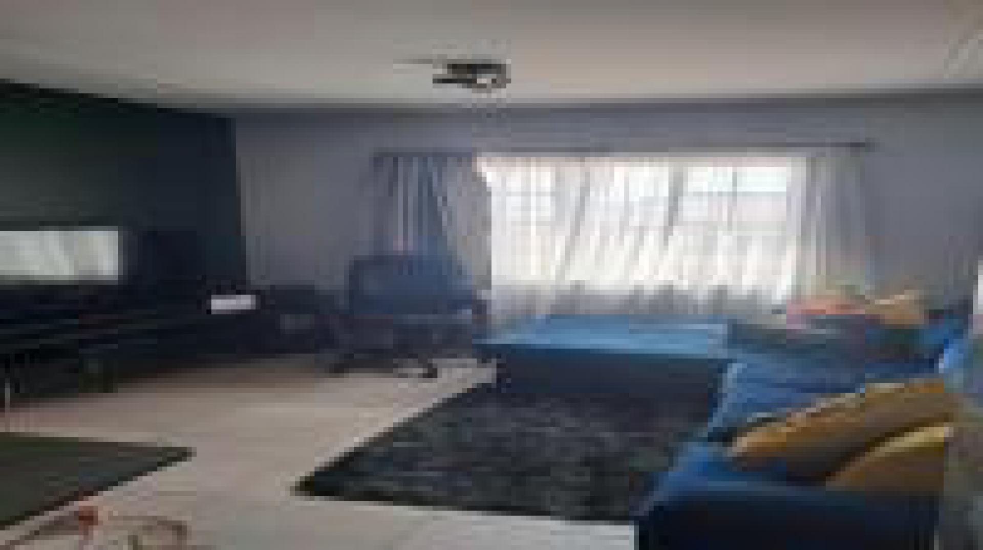 Lounges - 12 square meters of property in Fleurhof