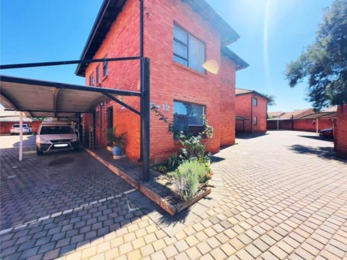3 Bedroom Simplex for Sale For Sale in Florentia - MR680036