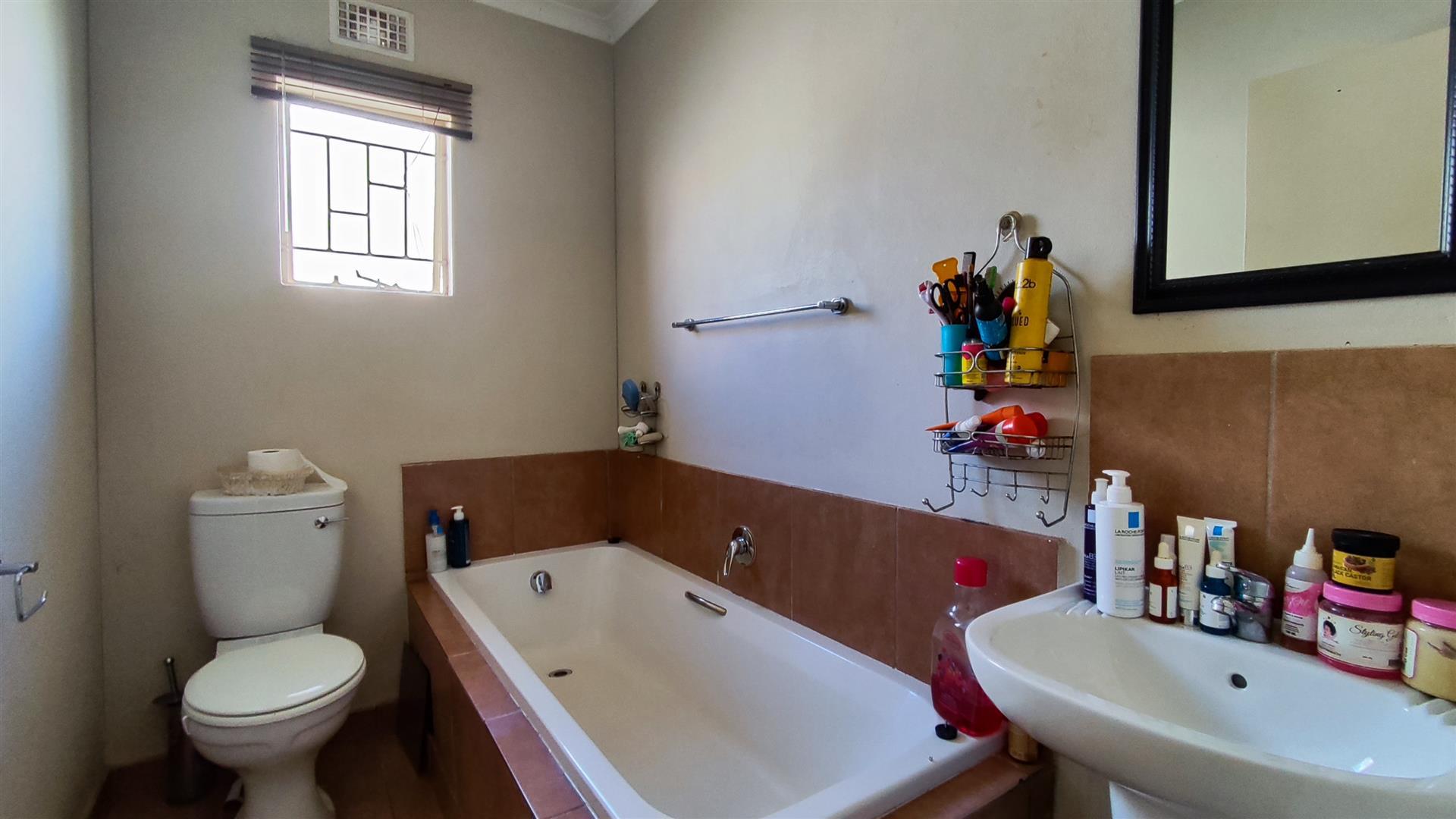 Bathroom 1 - 5 square meters of property in Watervalspruit