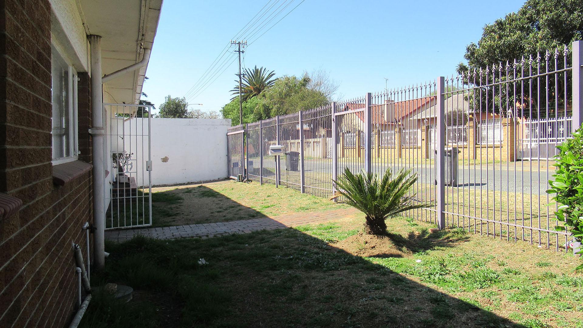 Front View of property in The Hill