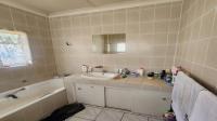 Bathroom 1 of property in The Hill
