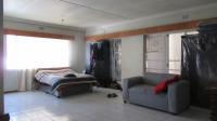 Lounges - 27 square meters of property in The Hill