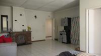 Lounges - 27 square meters of property in The Hill