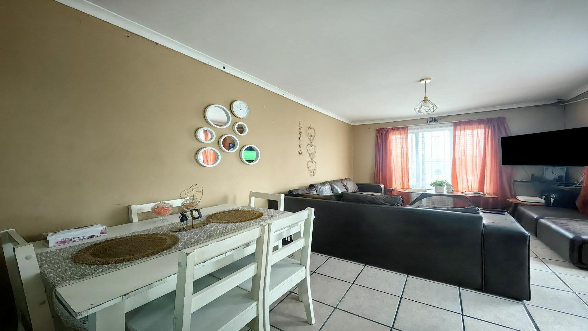 Dining Room of property in Belhar