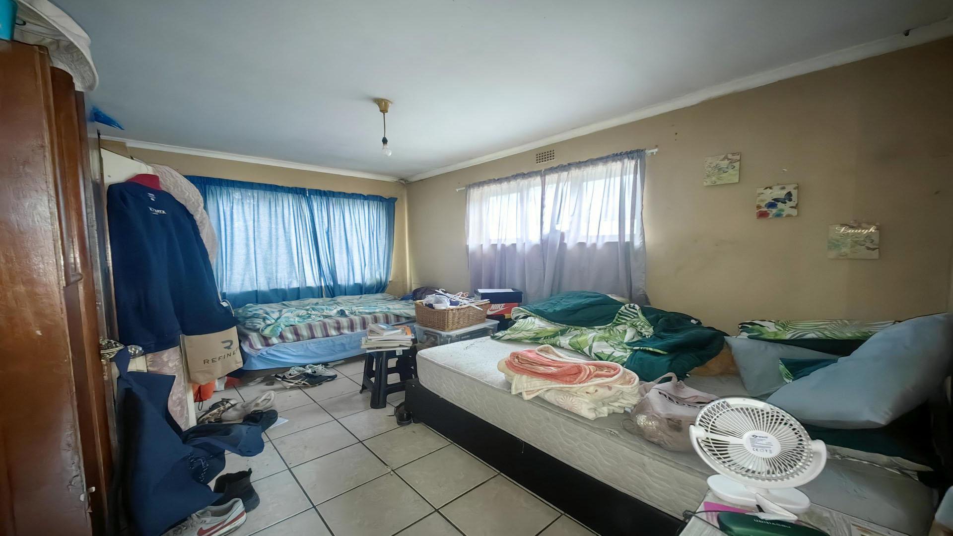 Bed Room 1 of property in Belhar