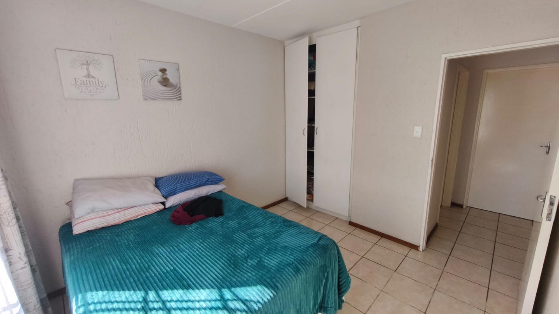Bed Room 2 - 13 square meters of property in Hughes