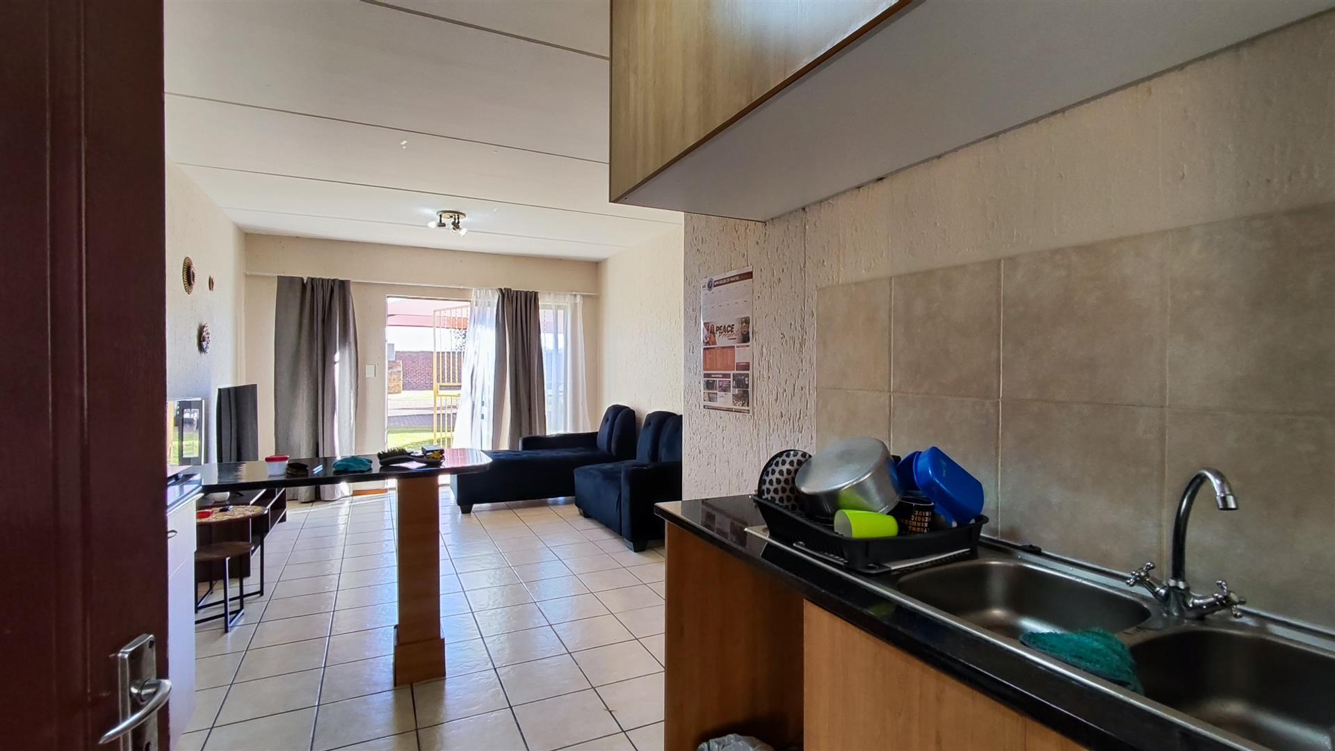 Kitchen - 8 square meters of property in Hughes