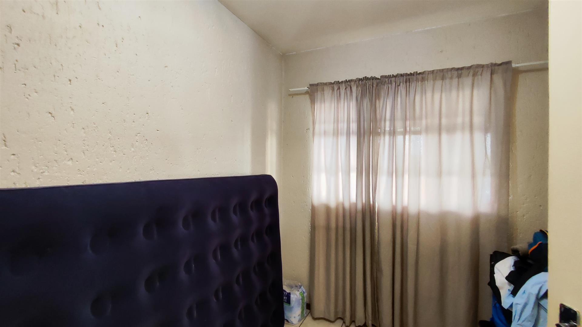 Bed Room 1 - 9 square meters of property in Hughes