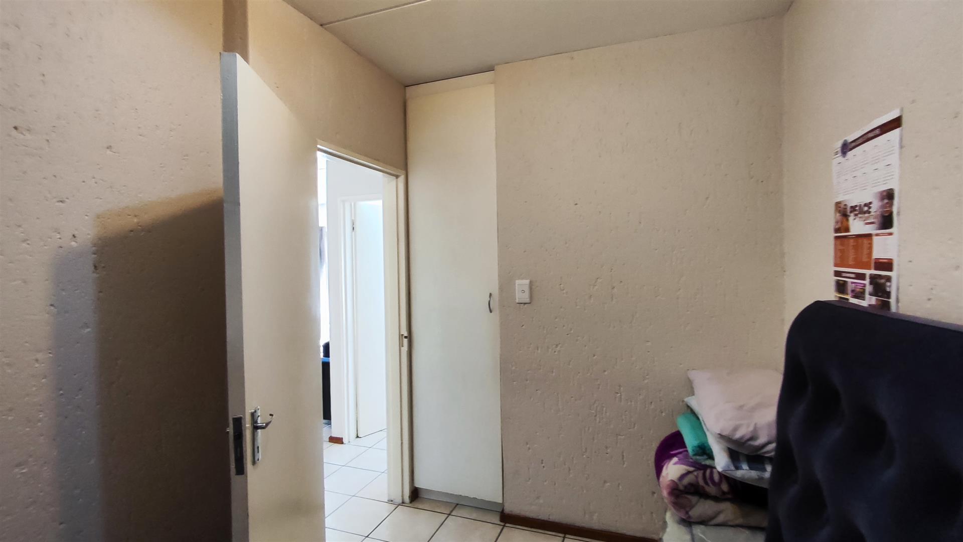 Bed Room 1 - 9 square meters of property in Hughes