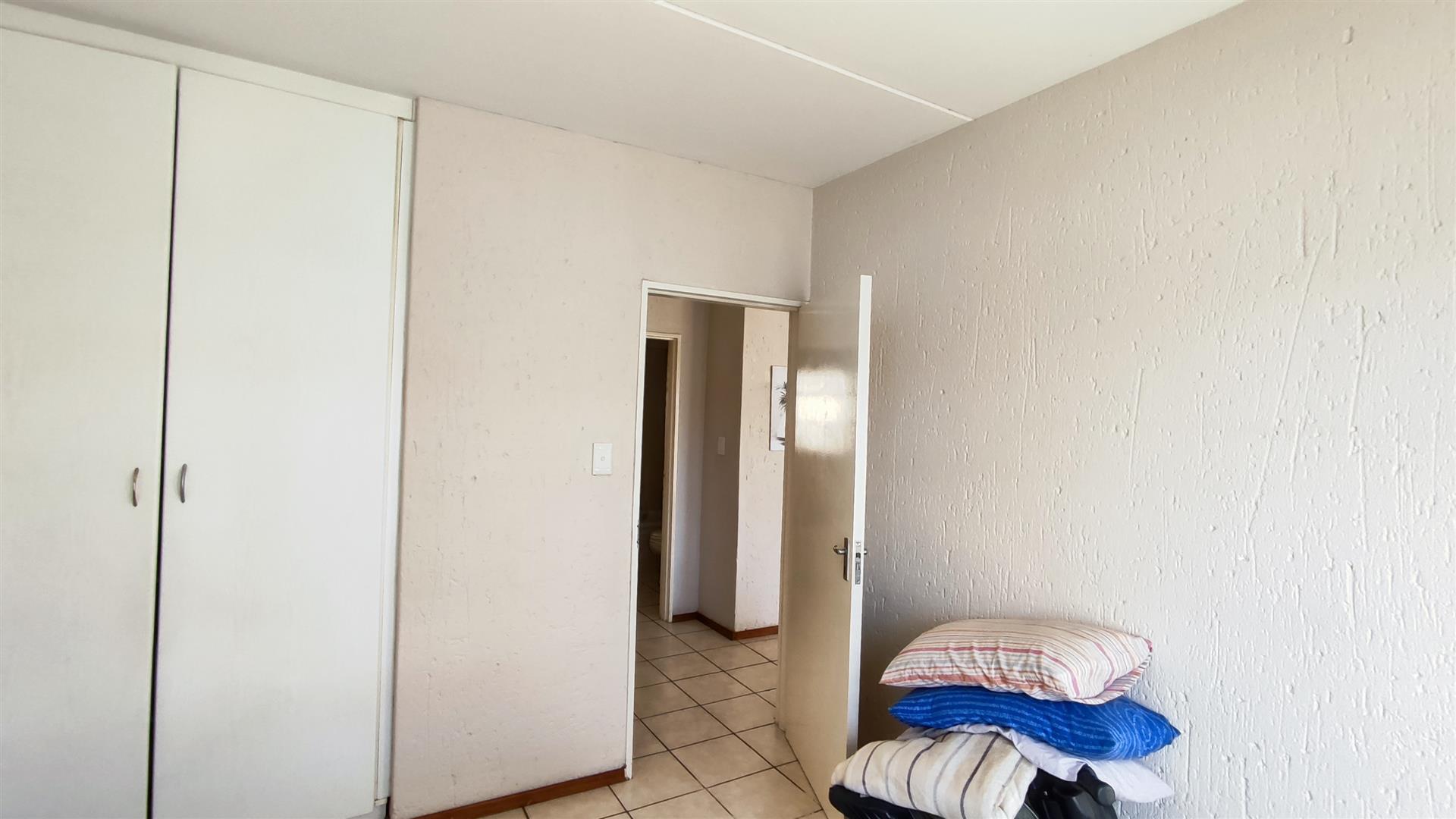 Bed Room 2 - 13 square meters of property in Hughes