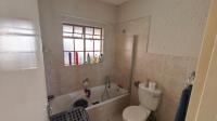 Bathroom 1 of property in Hughes