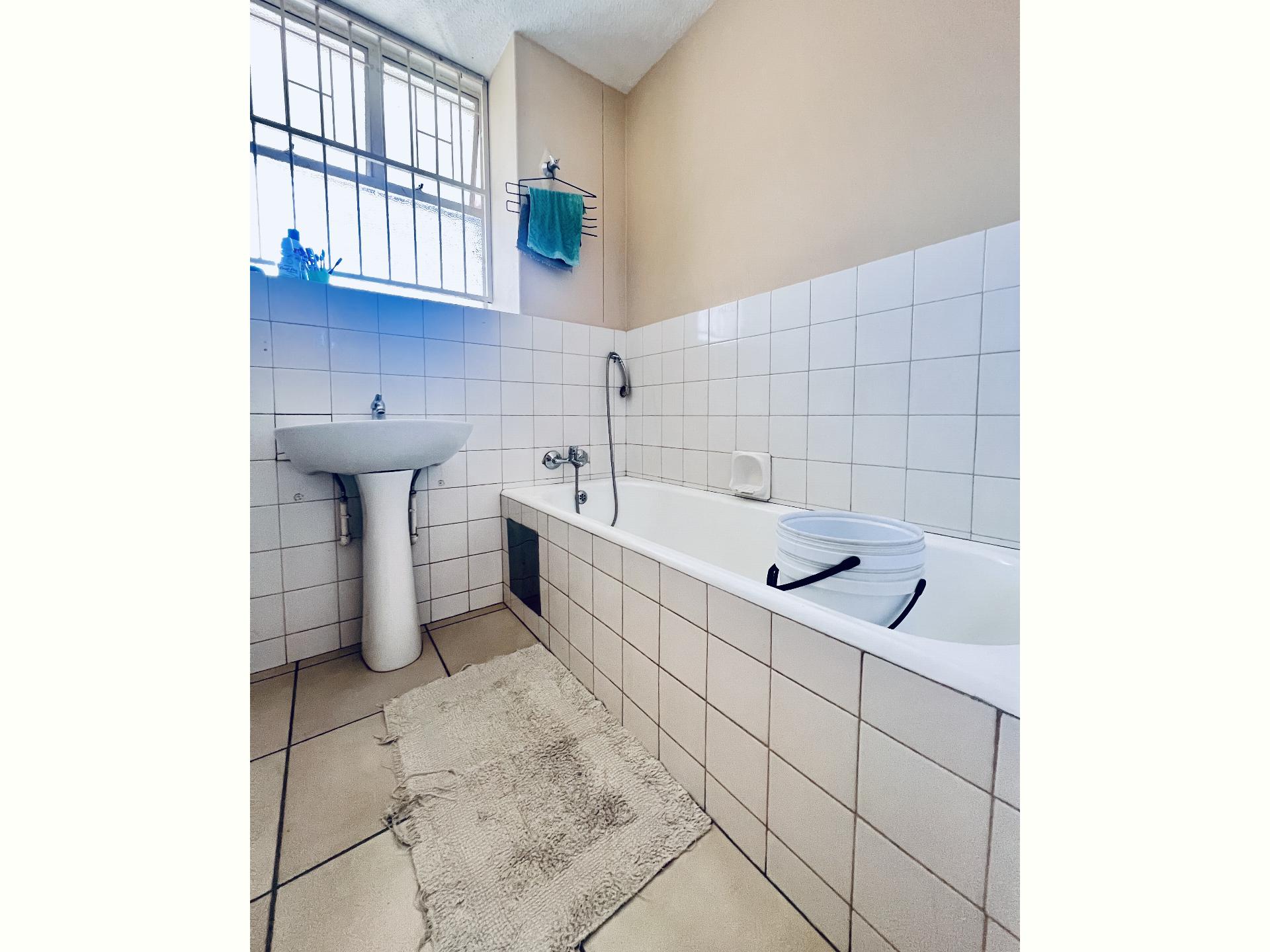  of property in Elarduspark