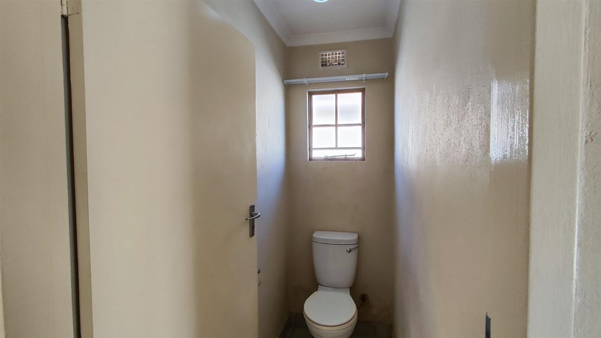 Bathroom 1 of property in Sky City