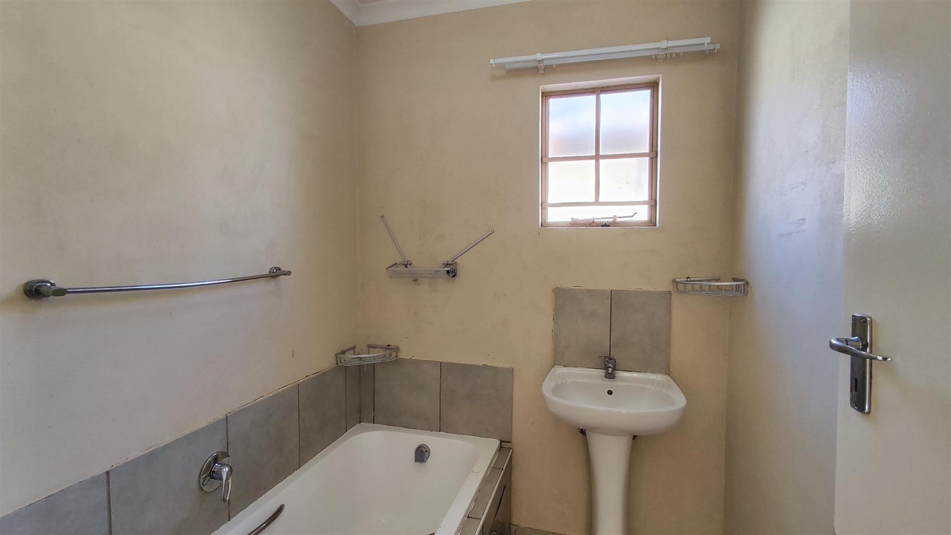 Bathroom 1 of property in Sky City