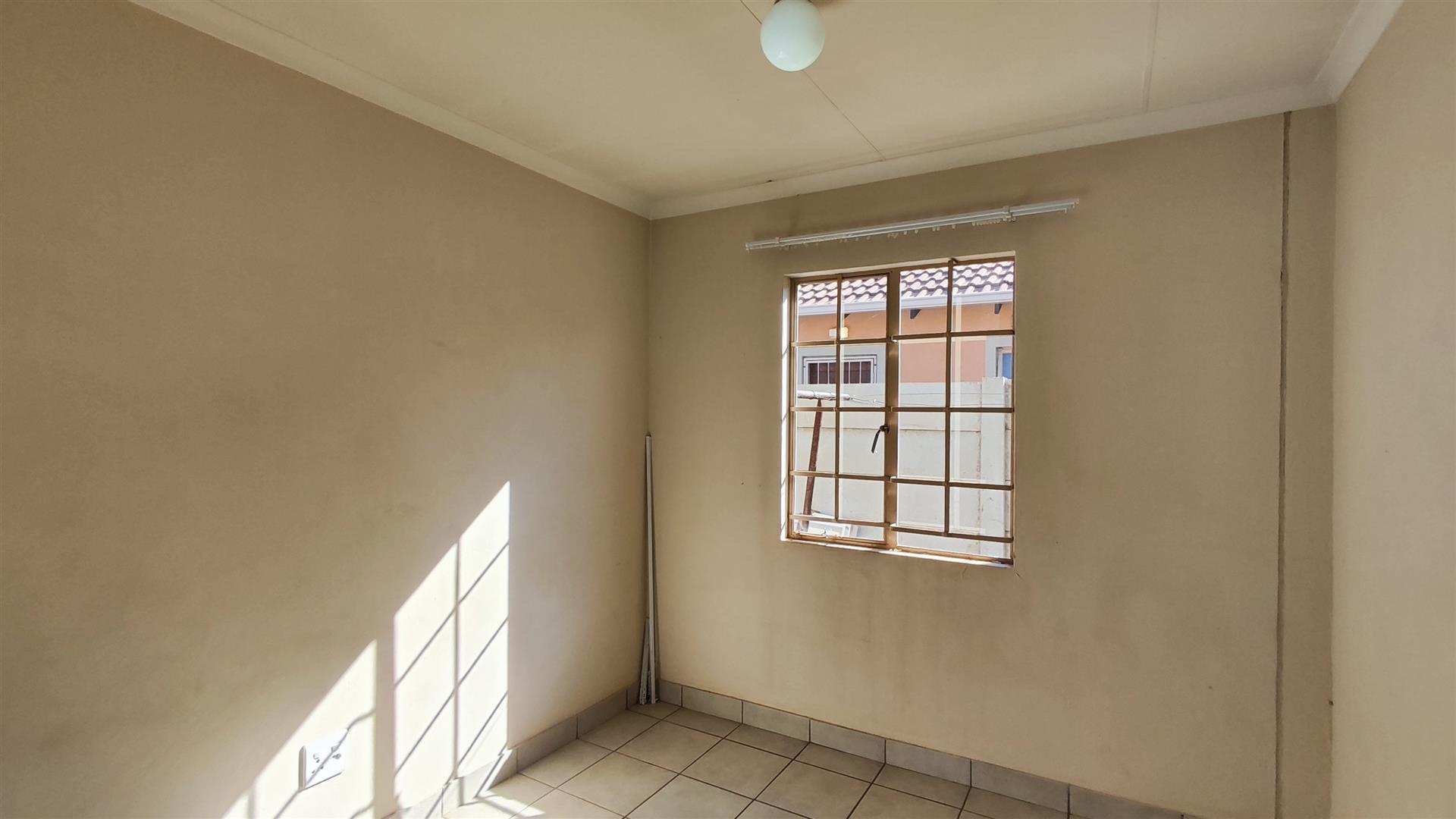 Bed Room 3 - 9 square meters of property in Sky City