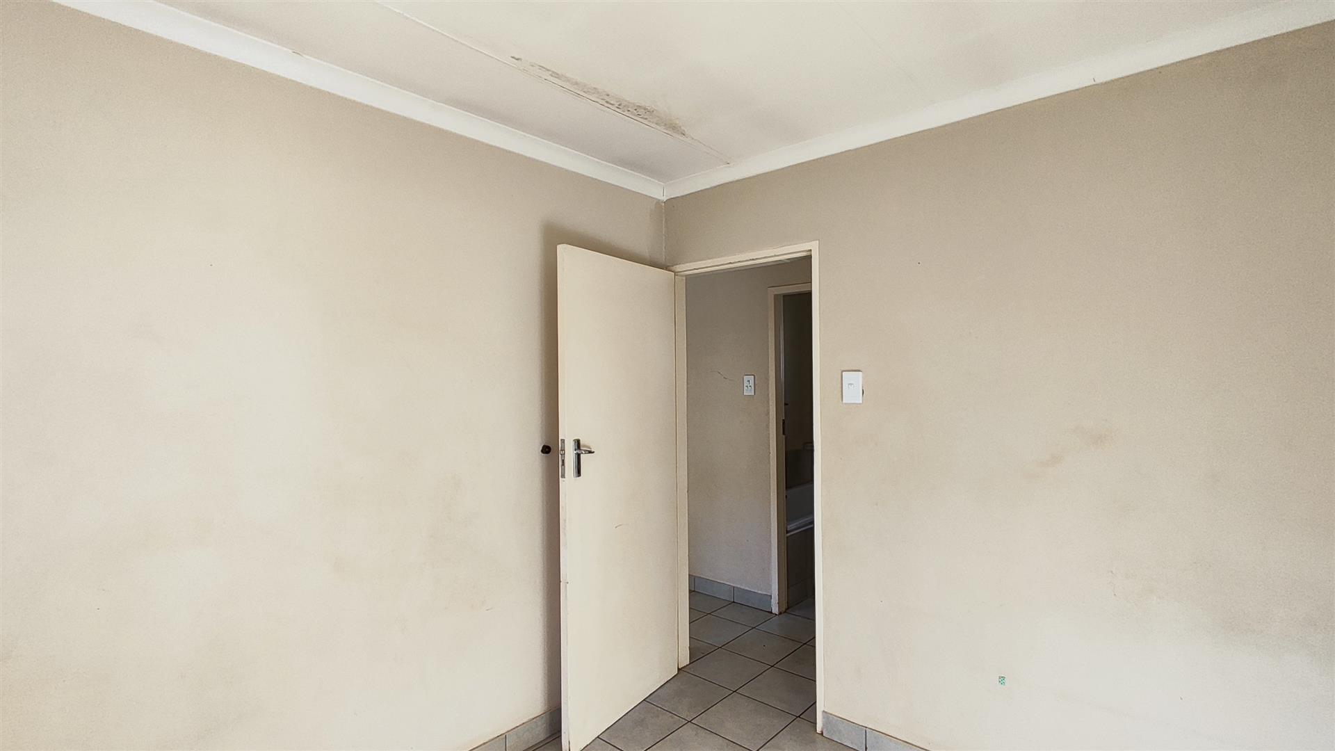 Bed Room 3 - 9 square meters of property in Sky City