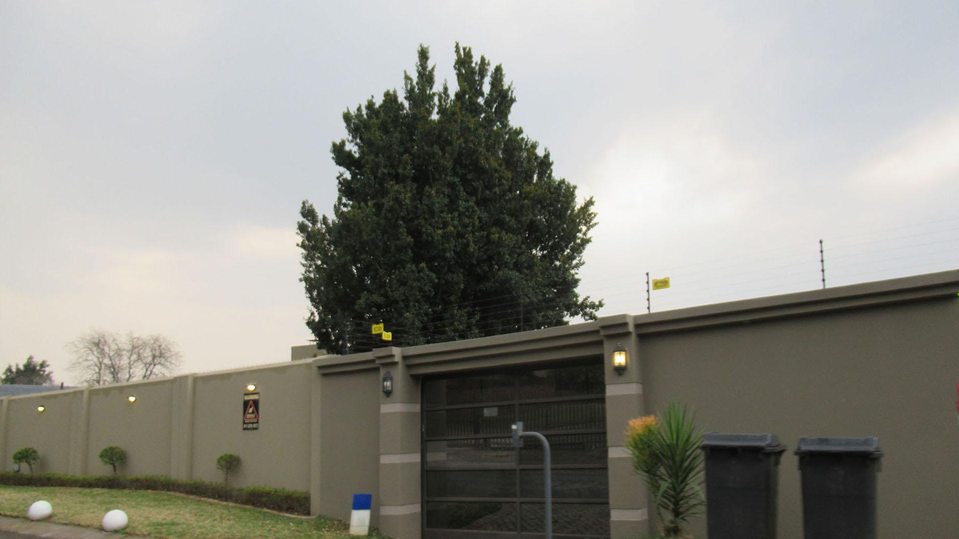 Front View of property in Blairgowrie