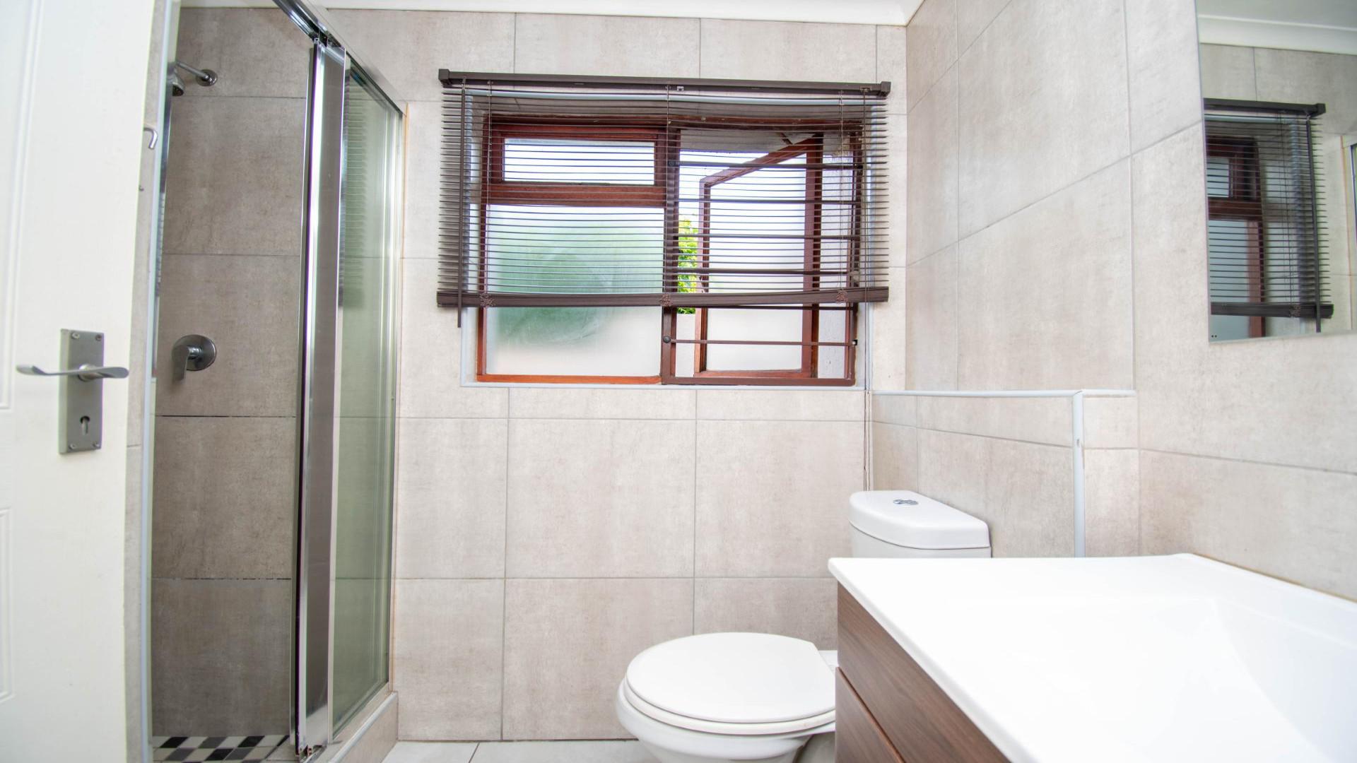 Bathroom 2 of property in Jukskei Park