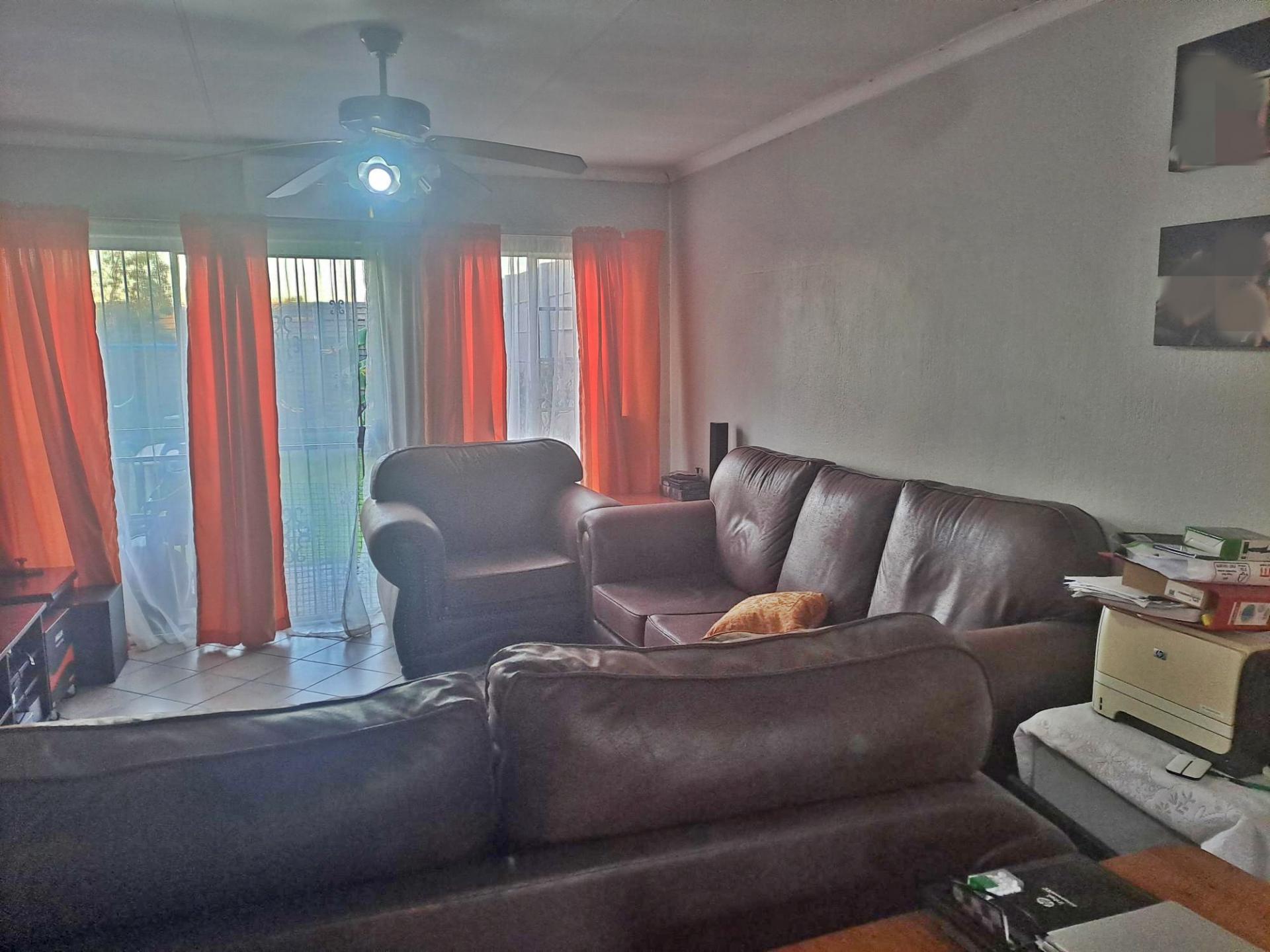  of property in Rooihuiskraal
