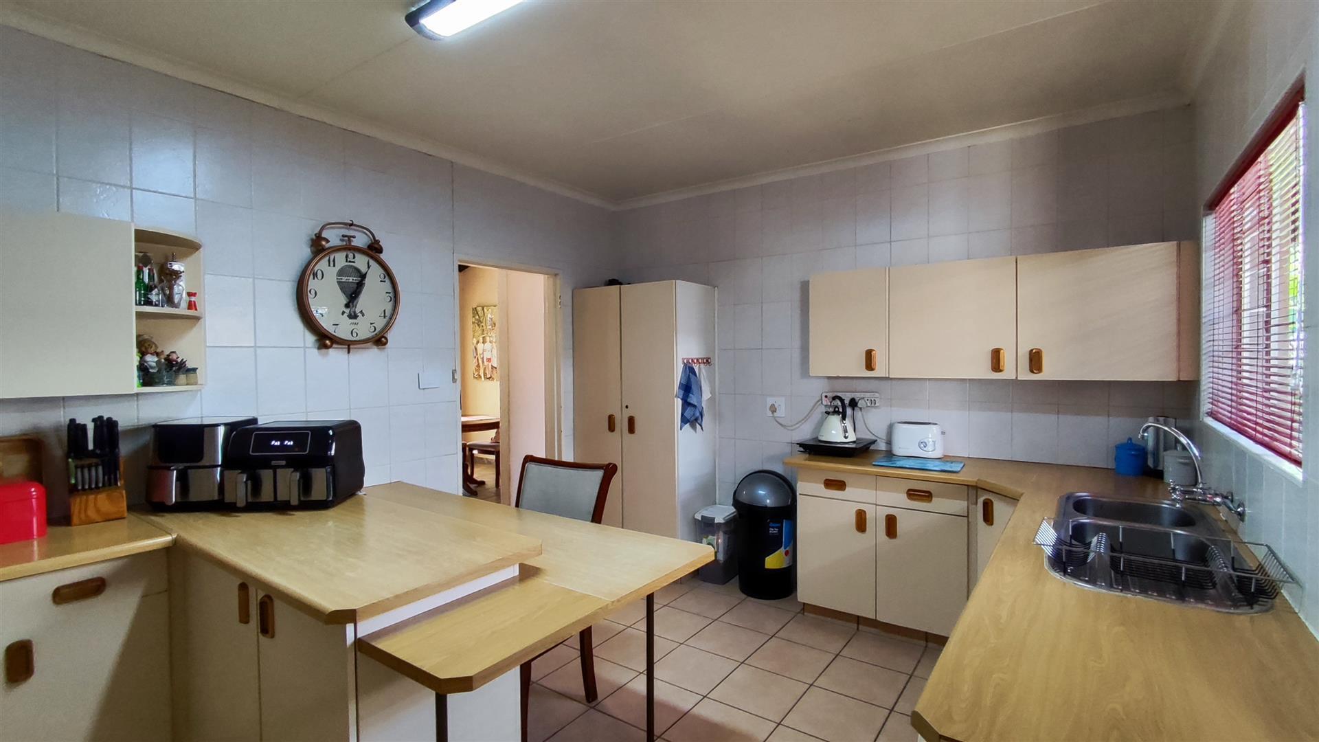 Kitchen - 18 square meters of property in Morehill