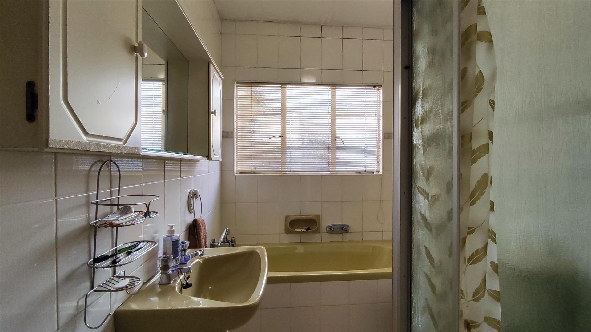 Bathroom 1 - 6 square meters of property in Morehill