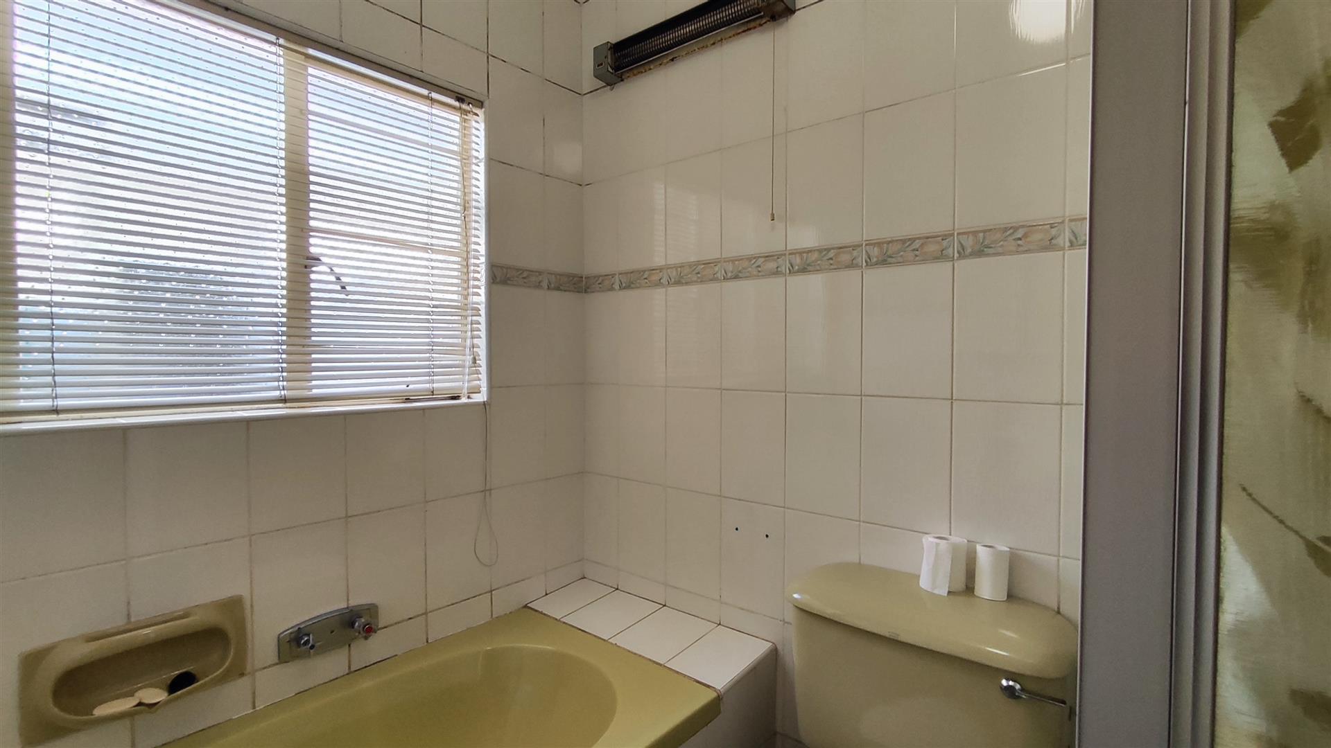 Bathroom 1 - 6 square meters of property in Morehill
