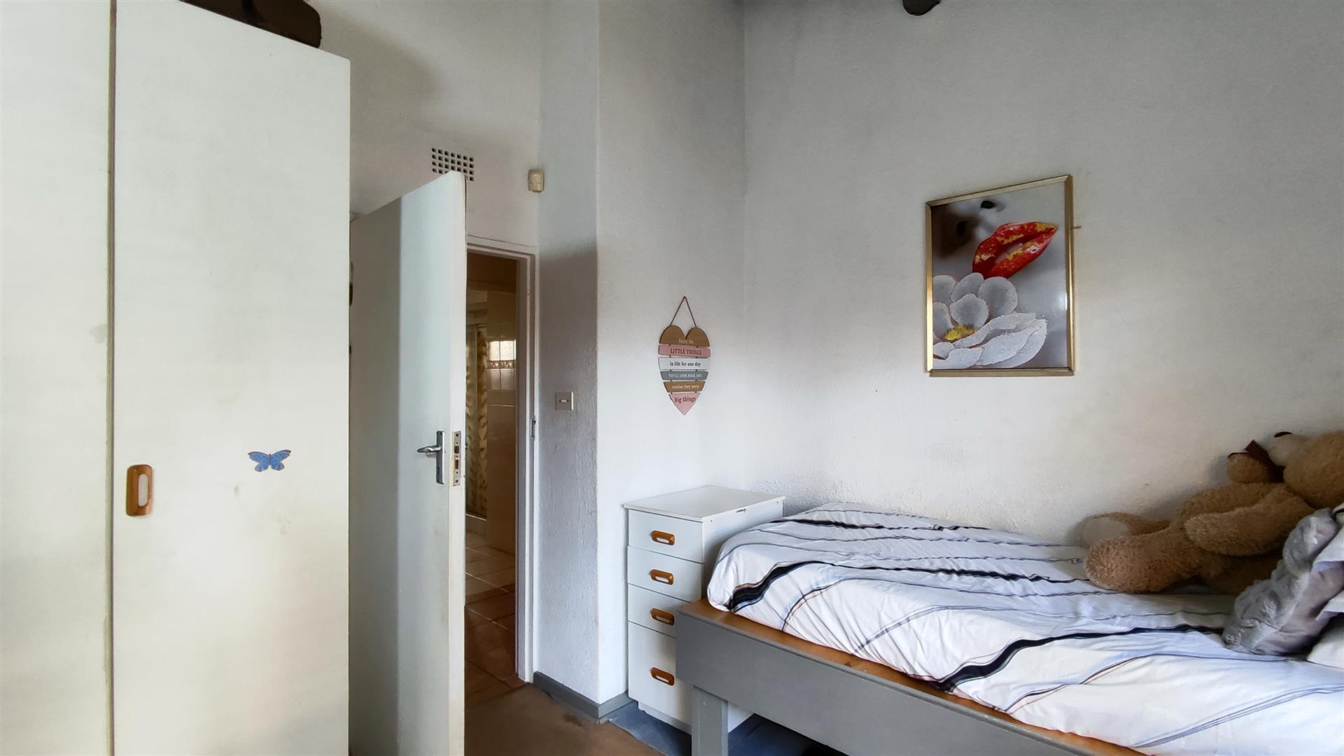 Bed Room 2 - 12 square meters of property in Morehill