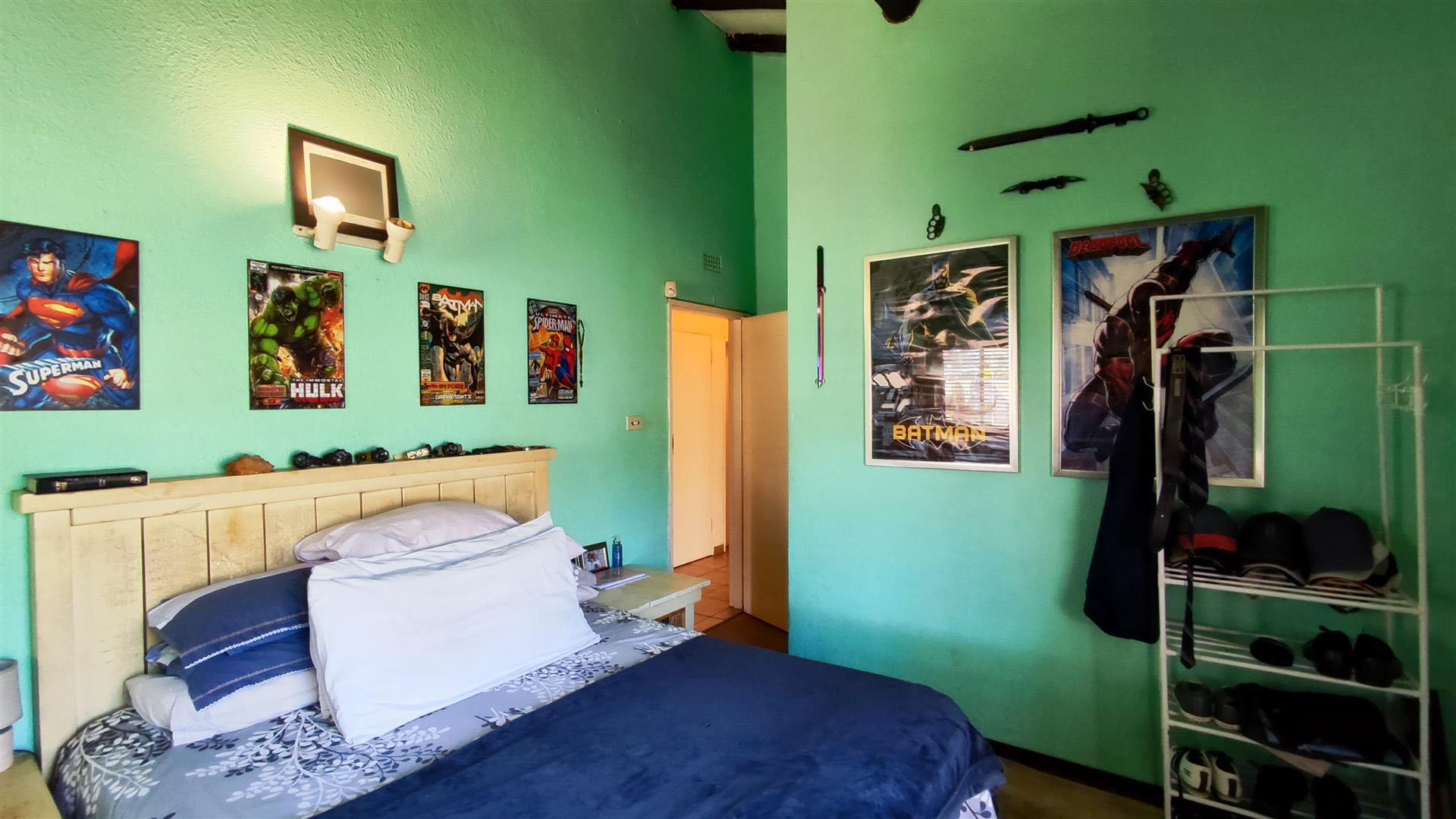 Bed Room 1 - 17 square meters of property in Morehill