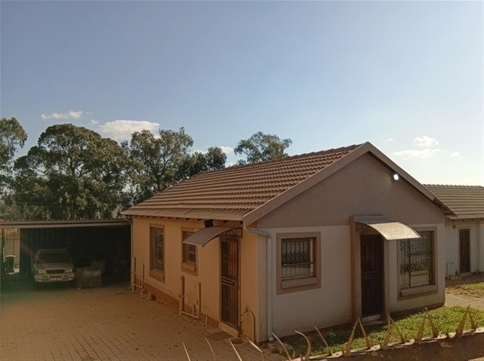 Front View of property in Witpoortjie