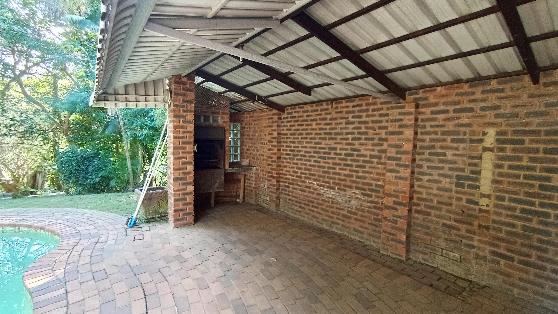 Patio - 22 square meters of property in Amanzimtoti 