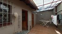 Scullery - 22 square meters of property in Amanzimtoti 