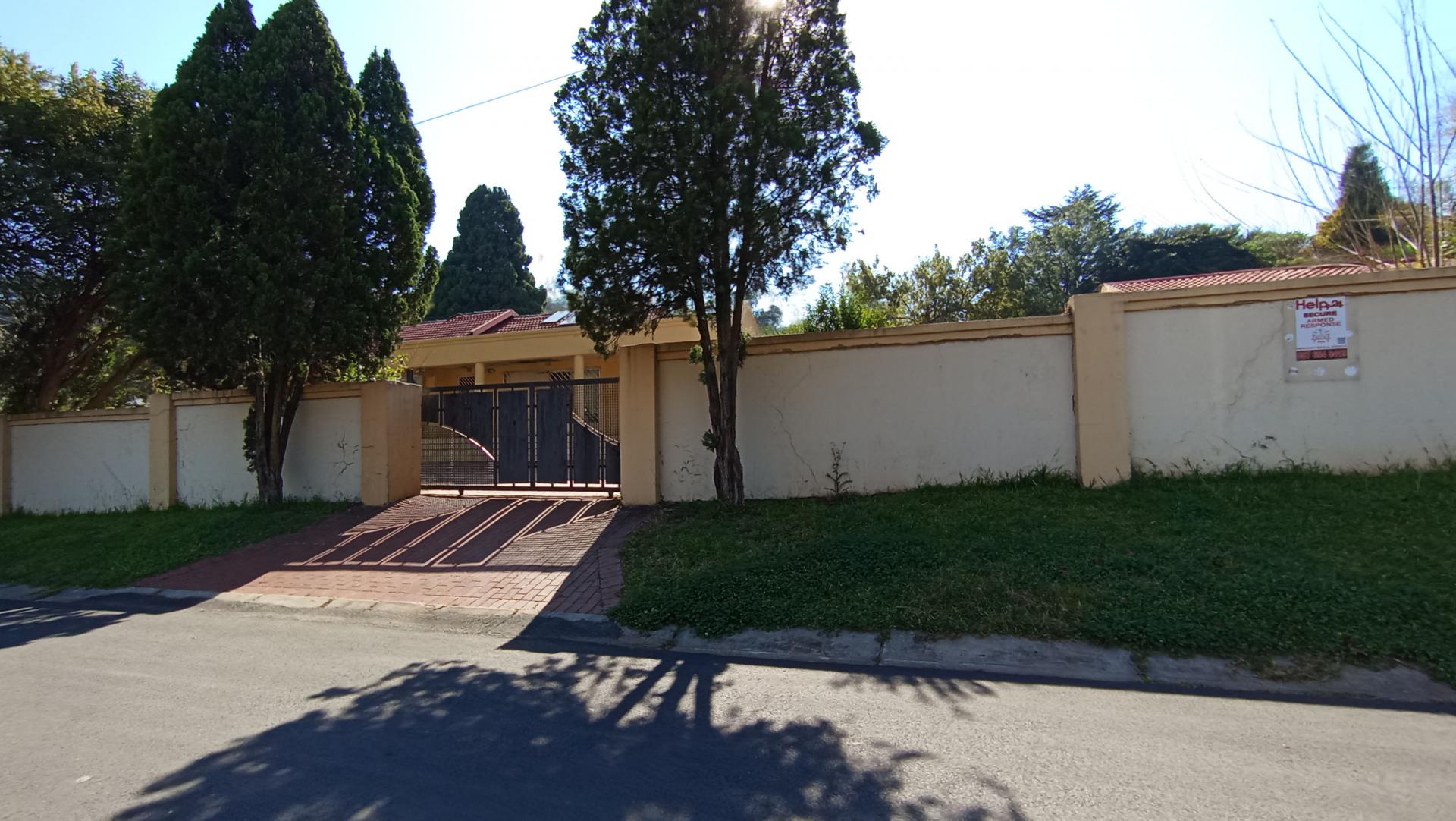 Front View of property in Quellerina
