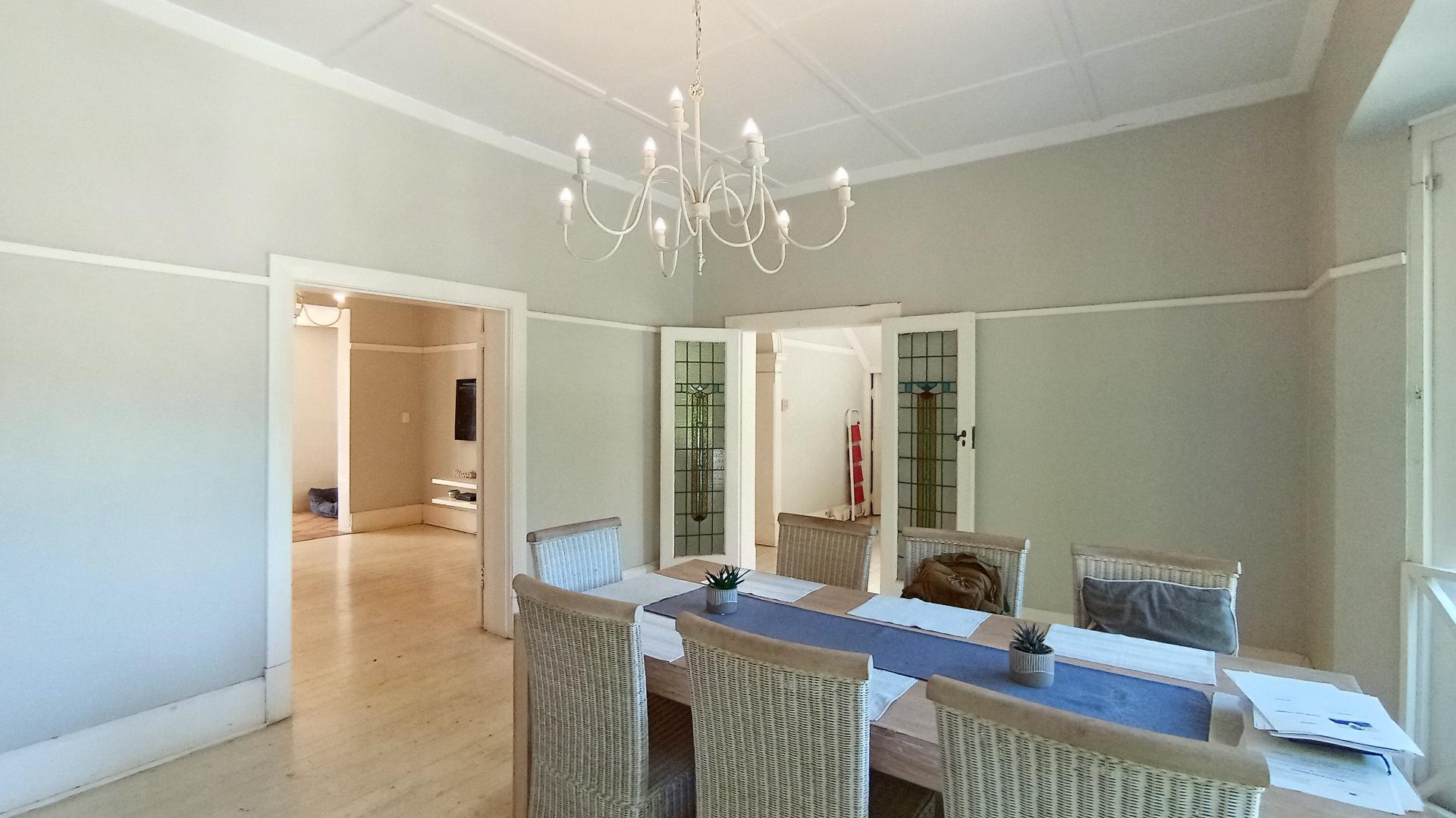 Dining Room - 27 square meters of property in Bulwer (Dbn)