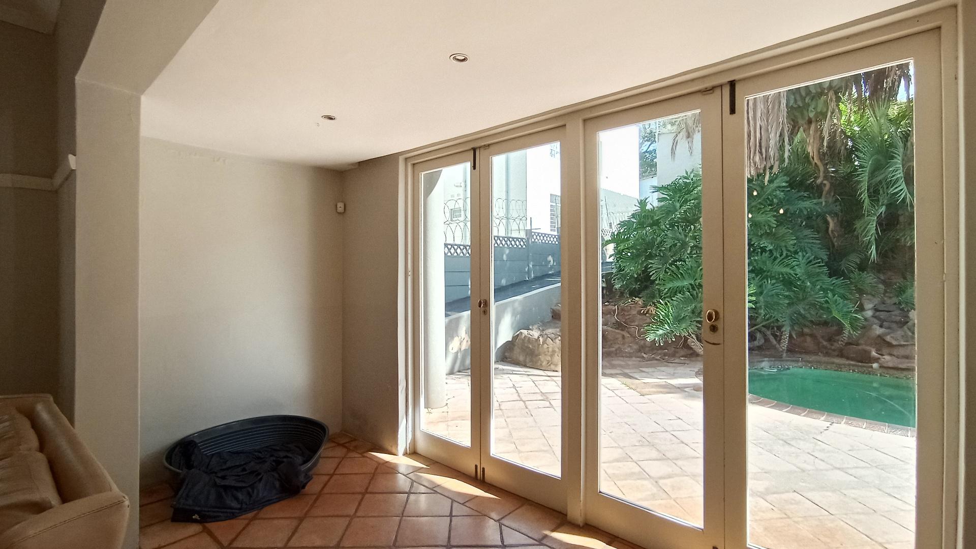 Spaces - 59 square meters of property in Bulwer (Dbn)