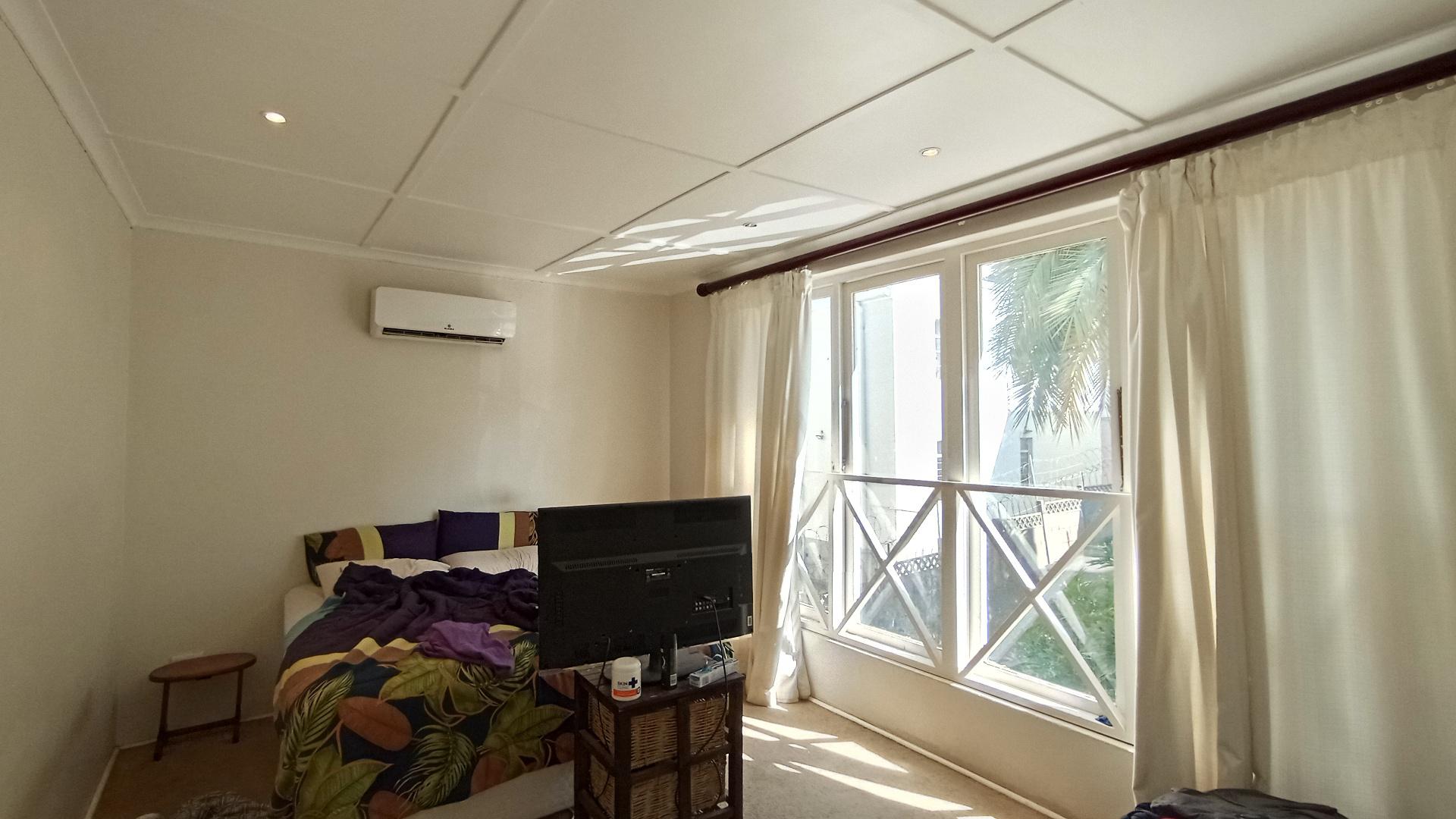 Bed Room 1 - 16 square meters of property in Bulwer (Dbn)