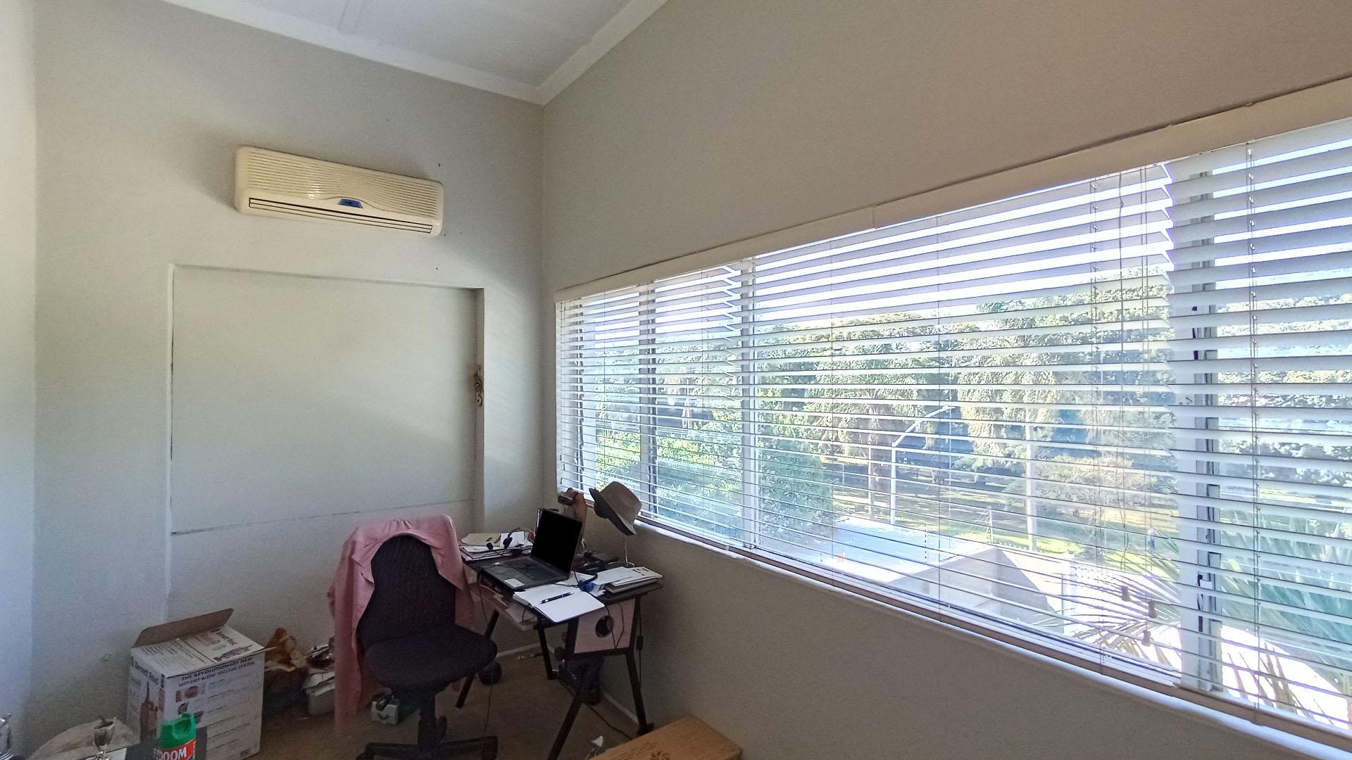 Study - 12 square meters of property in Bulwer (Dbn)