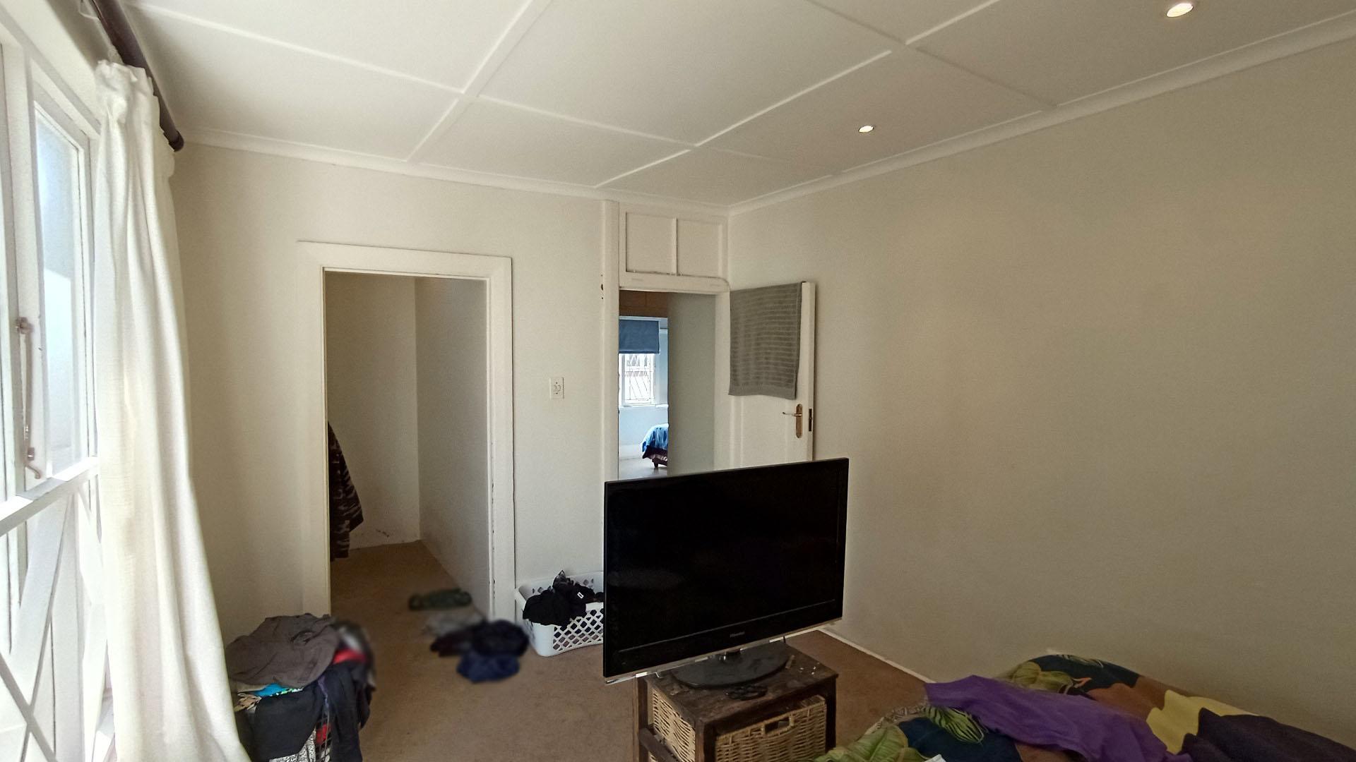 Bed Room 1 - 16 square meters of property in Bulwer (Dbn)