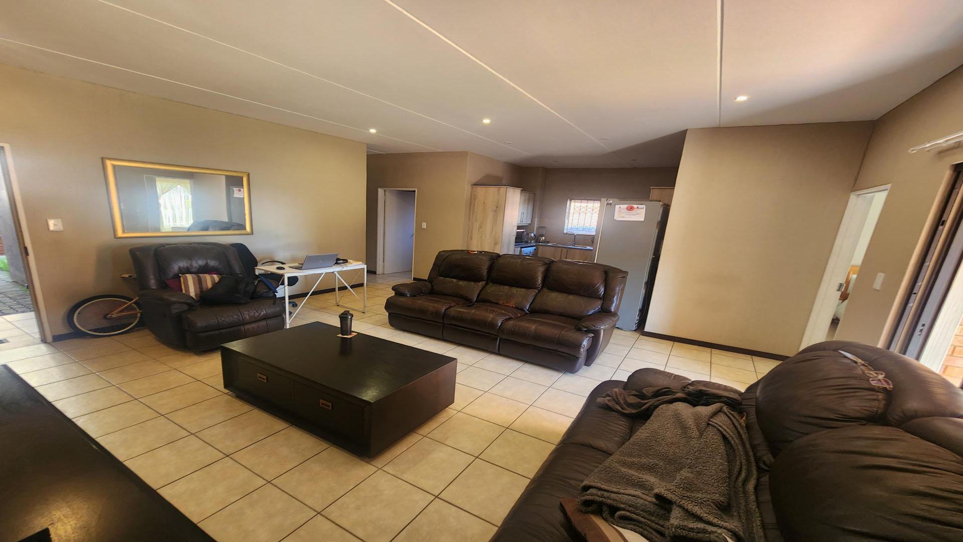 Lounges of property in Wilgeheuwel 