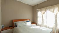 Main Bedroom - 11 square meters of property in Wilgeheuwel 
