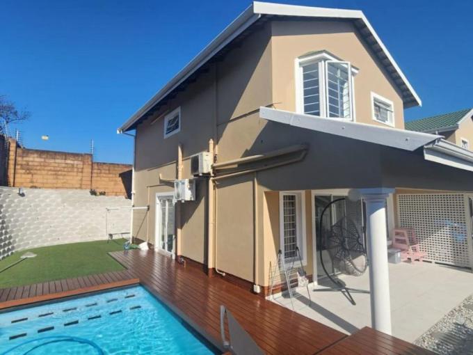 3 Bedroom Duplex for Sale For Sale in Mount Edgecombe  - MR680159