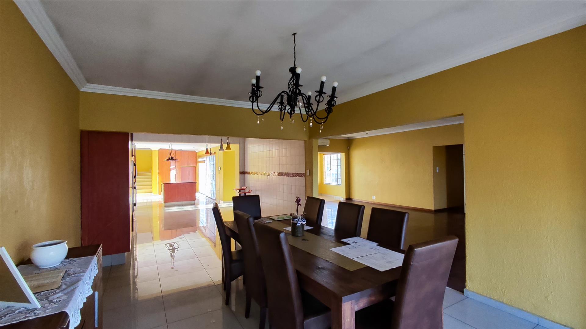 Dining Room - 44 square meters of property in Parkrand