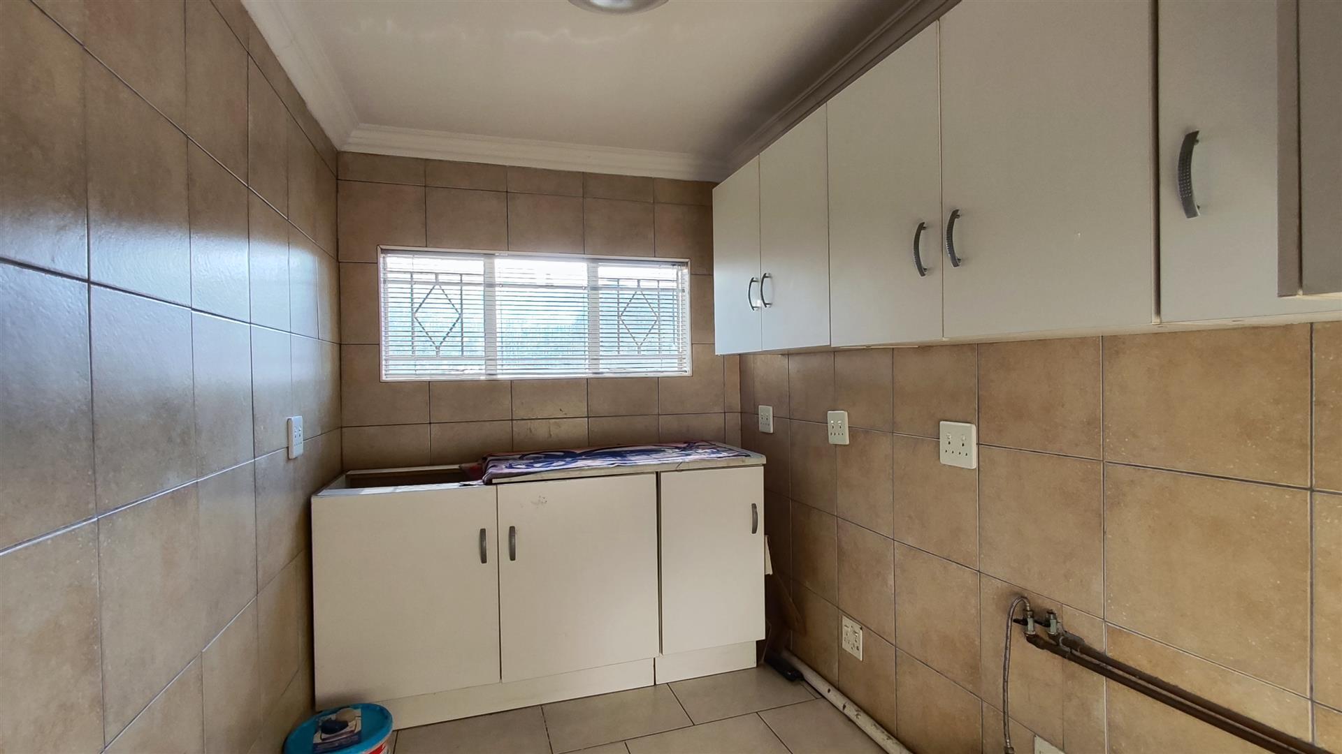 Scullery - 7 square meters of property in Parkrand