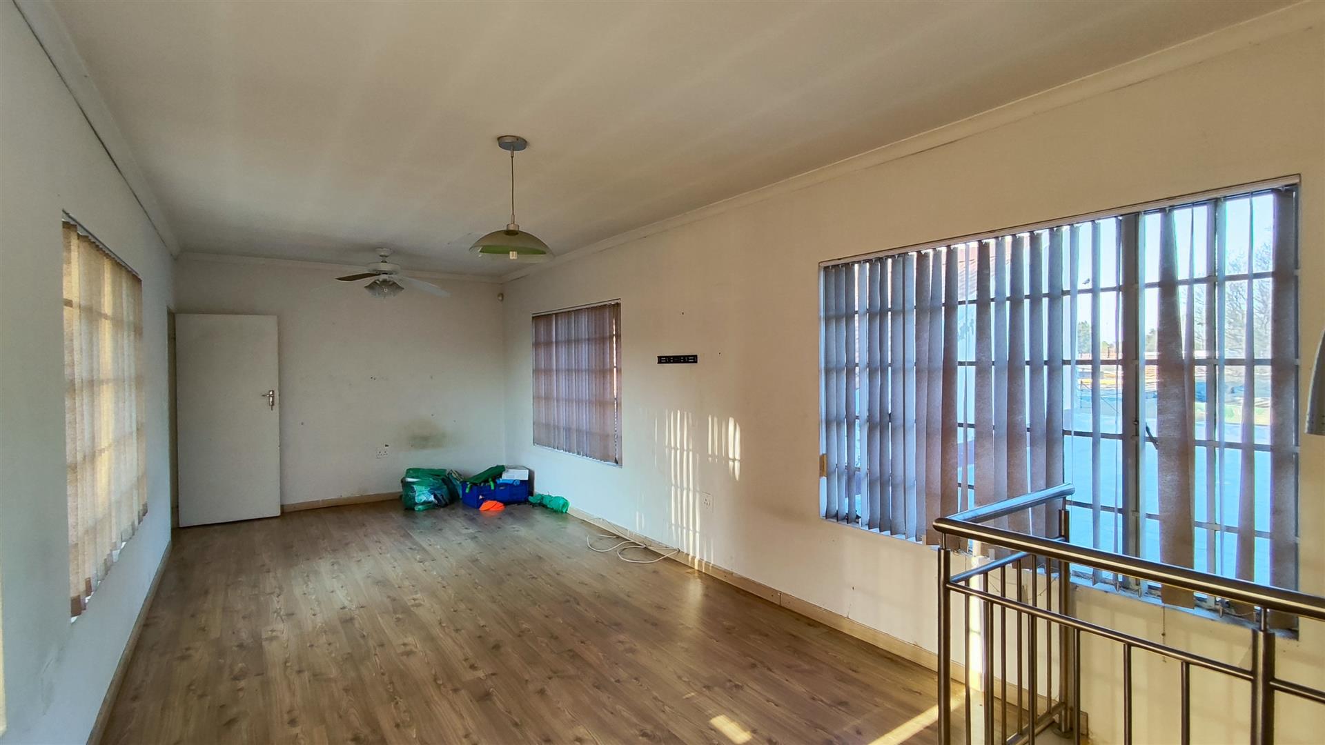 Bed Room 1 - 30 square meters of property in Parkrand