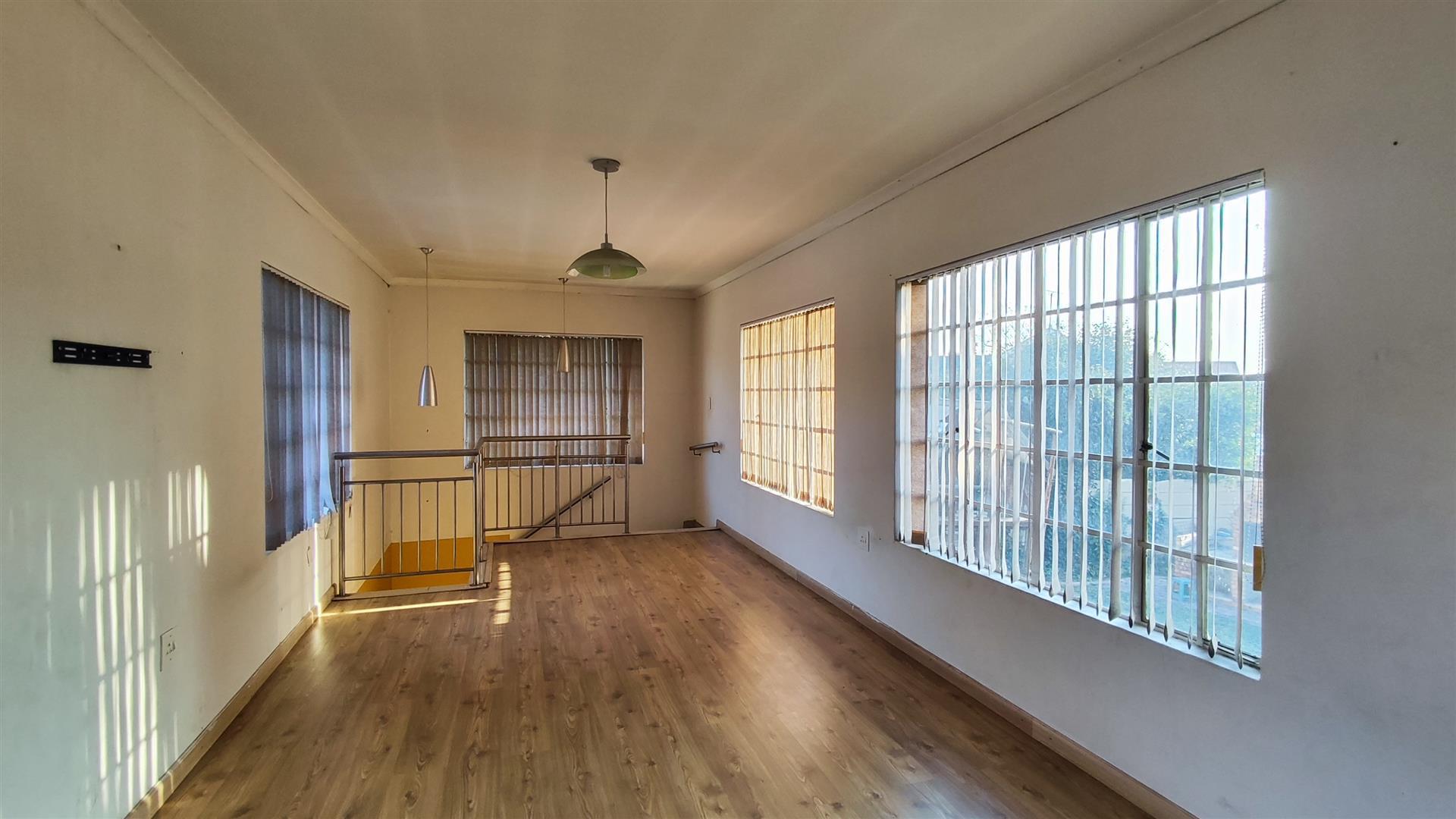 Bed Room 1 - 30 square meters of property in Parkrand