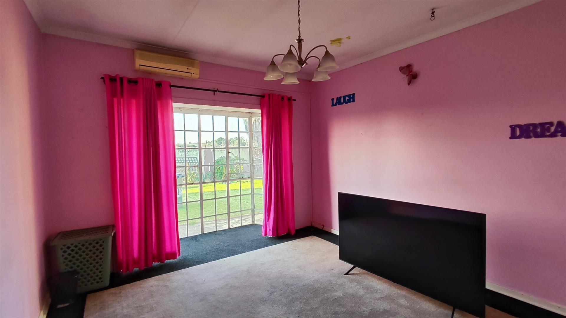 Bed Room 3 - 19 square meters of property in Parkrand