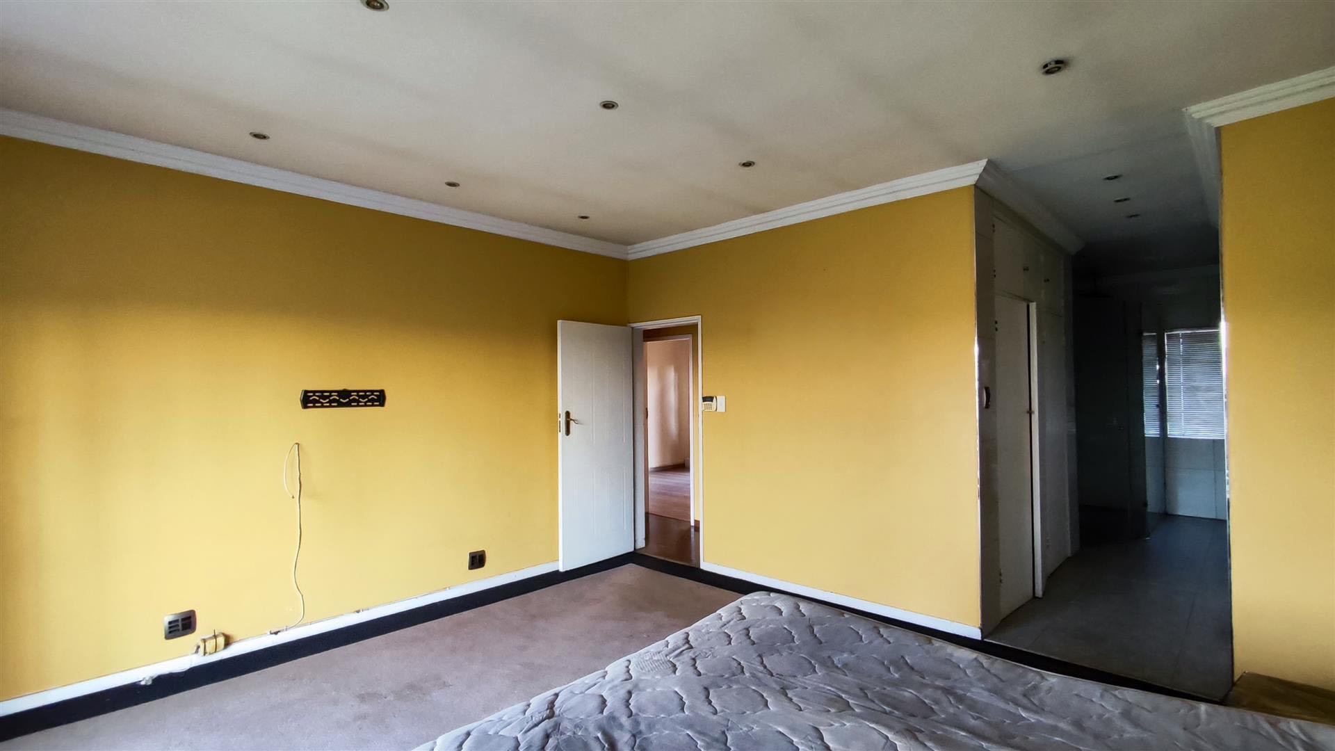 Main Bedroom - 24 square meters of property in Parkrand