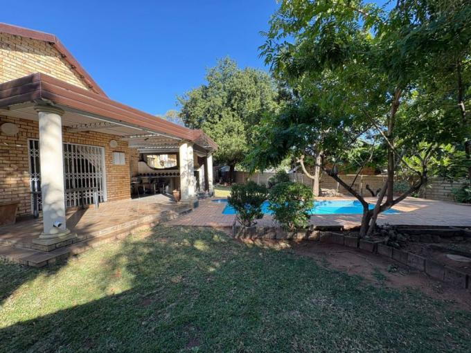 3 Bedroom House for Sale For Sale in Safarituine - MR680199